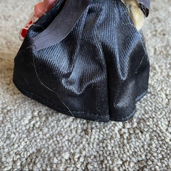 Vintage Swiss Doll Traditional Costume “Bern” Sleepy Eyes - Picture 10 of 11